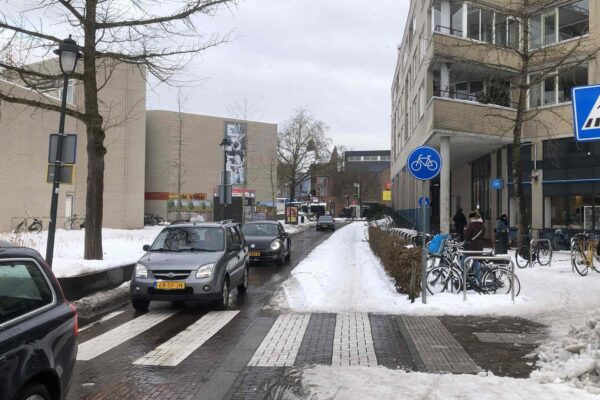 Fietspad vol sneeuw bij de Klinker
